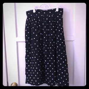 Forever 21 Navy & white polka dot skirt